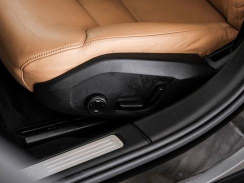 Used 2017 Volvo S90 T6 Momentum w/ Vision Package image 34