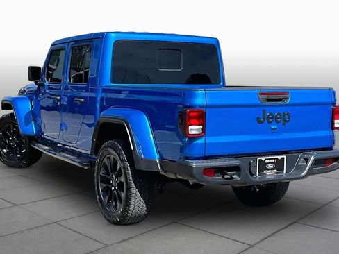 Used 2025 Jeep Gladiator Sport AWD/4WD image 12