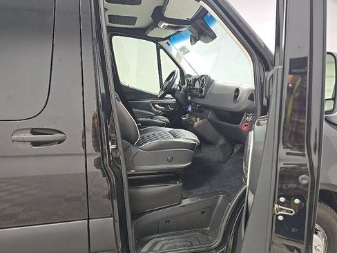 Used 2023 Mercedes-Benz Sprinter 3500 image 21