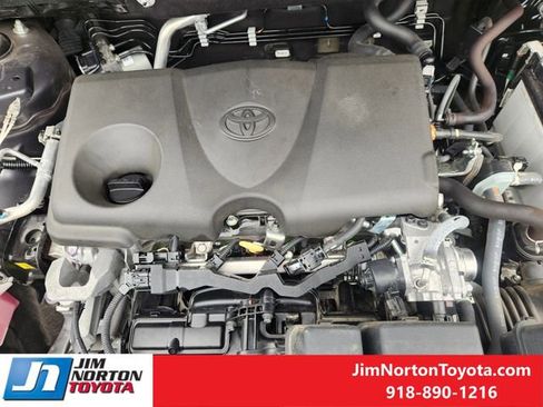 Used 2024 Toyota RAV4 XLE FWD image 31