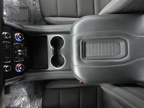 Used 2024 GMC Yukon XL SLE image 33