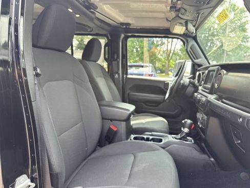 Used 2022 Jeep Wrangler Unlimited Sport AWD/4WD image 26