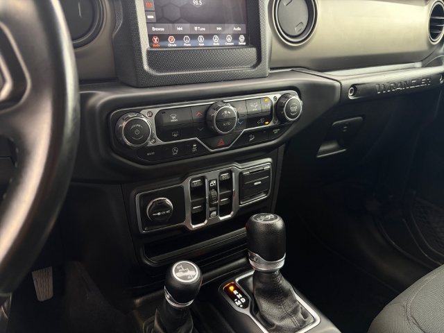 Used 2018 Jeep Wrangler Unlimited Sport S AWD/4WD image 12