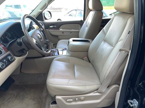 Used 2011 Chevrolet Tahoe LTZ image 6