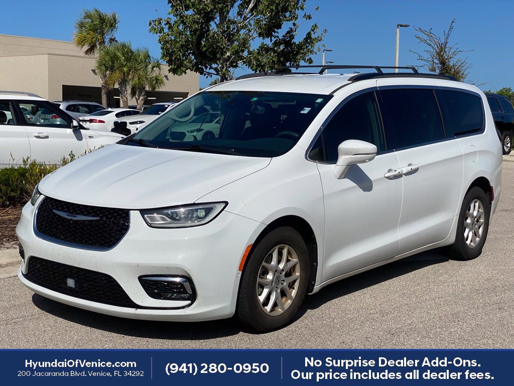Used 2022 Chrysler Pacifica Touring-L w/ Uconnect Theater Family Group FWD image 10