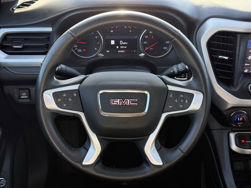 Used 2023 GMC Acadia SLT image 15