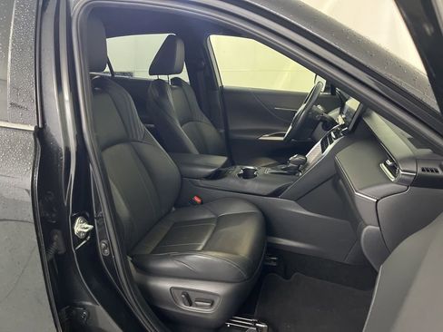 Used 2022 Toyota Venza Limited image 22