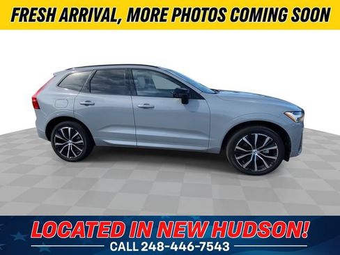 Used 2025 Volvo XC60 B5 Plus w/ Protection Package Premier AWD/4WD image 3