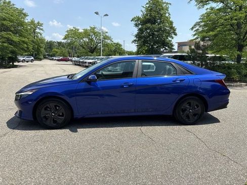 Used 2023 Hyundai Elantra SEL FWD image 18