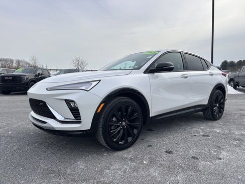 Certified 2024 Buick Envista Sport Touring w/ Convenience I Package image 2