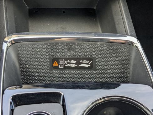 Certified 2025 Chevrolet Equinox RS w/ Safety and Technology Package FWD image 28