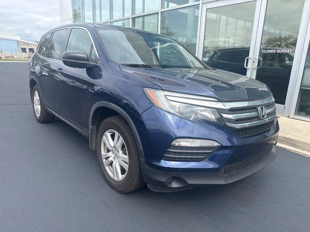 Used 2017 Honda Pilot LX image 2