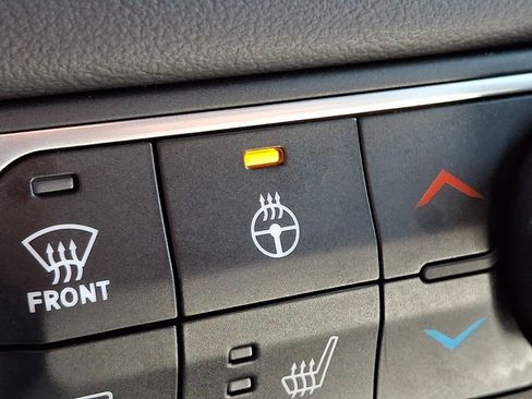 Used 2025 Jeep Wrangler Unlimited Sahara w/ Safety Group AWD/4WD image 24