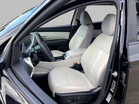 Used 2025 Hyundai Tucson SEL FWD image 8
