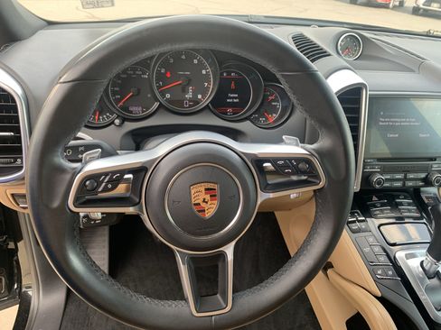Used 2018 Porsche Cayenne Platinum Edition AWD/4WD image 19