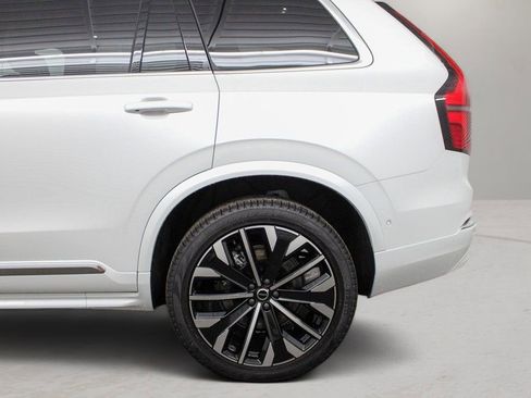 New 2026 Volvo XC90 B5 Plus w/ Protection Package Premier image 34