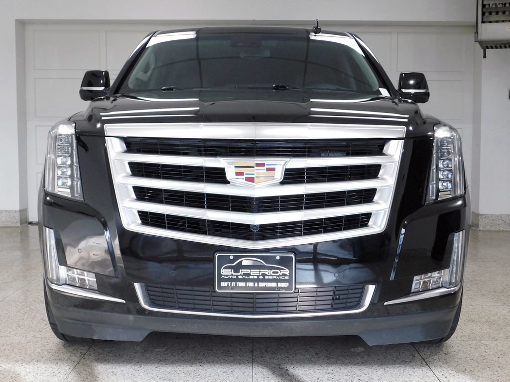 Used 2019 Cadillac Escalade ESV Luxury AWD/4WD image 2