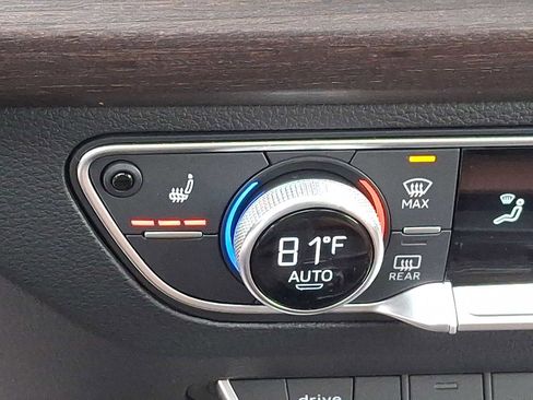 Used 2023 Audi Q5 2.0T Premium w/ Convenience Package image 19