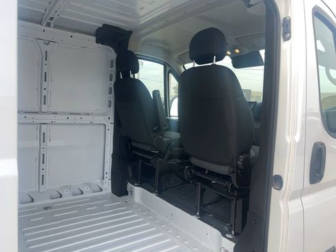 Used 2025 RAM ProMaster 1500 w/ Convenience Group image 5