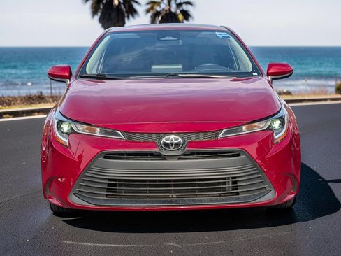Used 2023 Toyota Corolla LE FWD image 3
