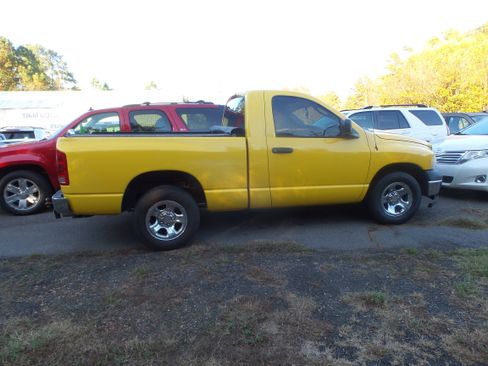 Used 2004 Dodge Ram 1500 Truck ST image 4