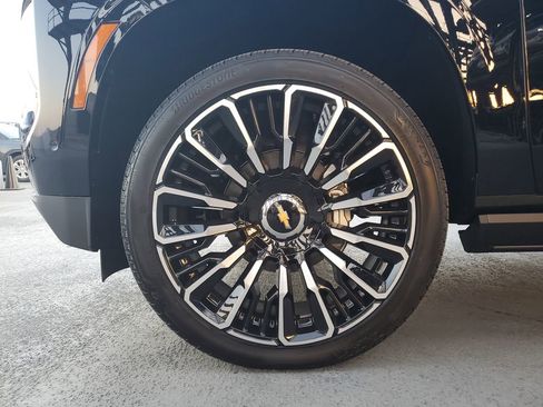 New 2026 Chevrolet Tahoe High Country AWD/4WD image 6