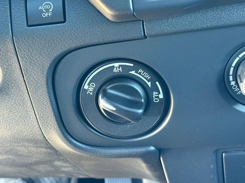 New 2026 Nissan Frontier SV w/ Tow Package image 16