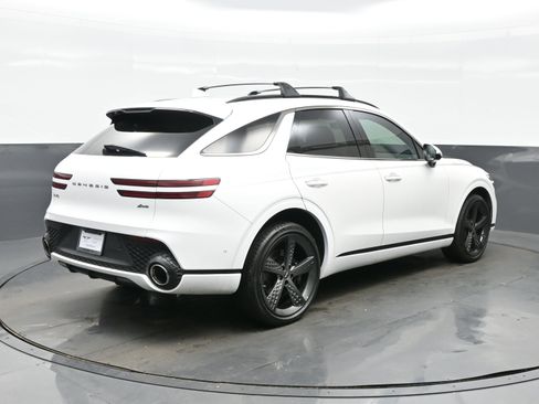 Certified 2023 Genesis GV70 2.5T w/ Sport Prestige Package image 6