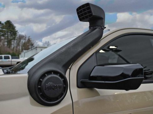 Used 2024 Chevrolet Colorado ZR2 w/ ZR2 Bison Edition image 5