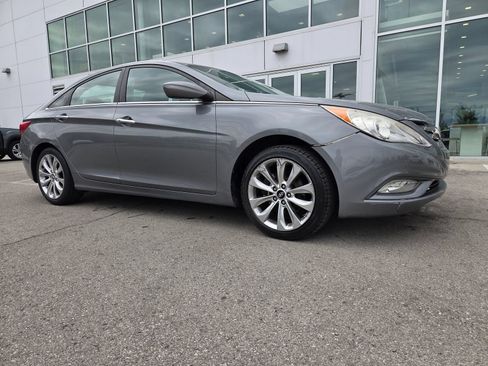 Used 2013 Hyundai Sonata SE FWD image 2