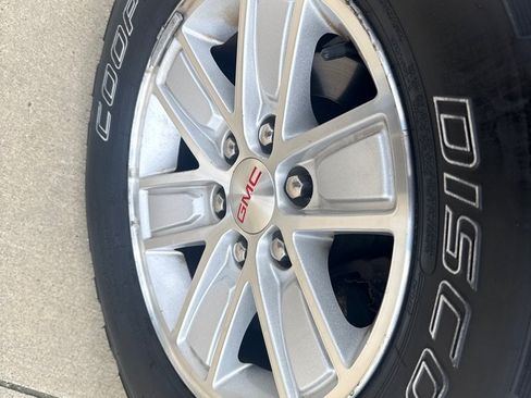 Used 2014 GMC Sierra 1500 SLE w/ SLE Value Package AWD/4WD image 9
