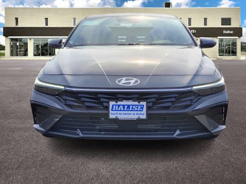 New 2026 Hyundai Elantra Limited FWD image 8