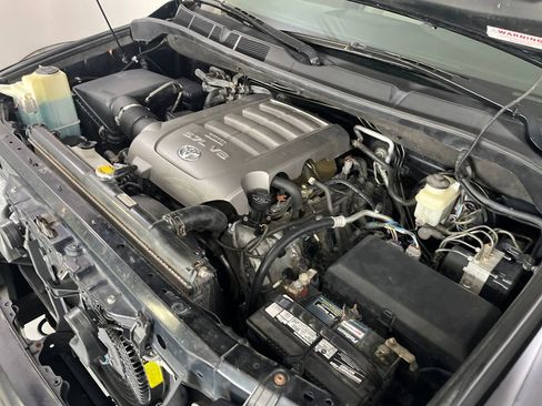 Used 2010 Toyota Sequoia Limited AWD/4WD image 12