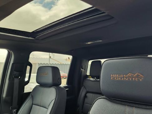 Used 2024 Chevrolet Silverado 2500 High Country w/ High Country Premium Package image 25