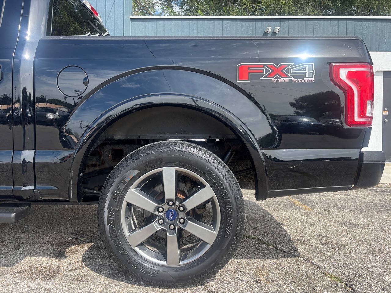 Used 2017 Ford F150 XLT w/ Equipment Group 302A Luxury AWD/4WD image 12