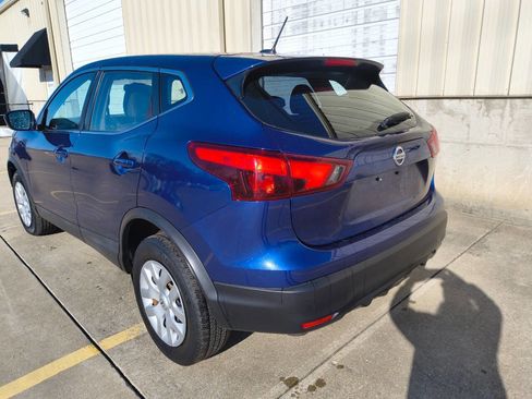Used 2019 Nissan Rogue Sport S image 2