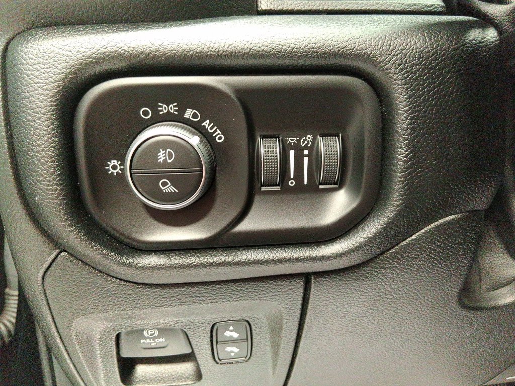 Used 2021 RAM 1500 Laramie AWD/4WD image 20