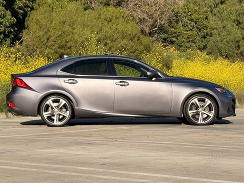 Used 2018 Lexus IS 300 AWD w/ Comfort Package image 9
