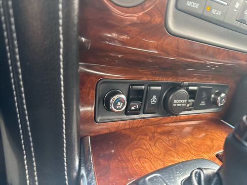 Used 2015 INFINITI QX80 4WD w/ Deluxe Technology Package image 25