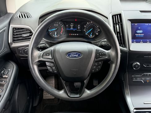 Used 2020 Ford Edge SE FWD image 17