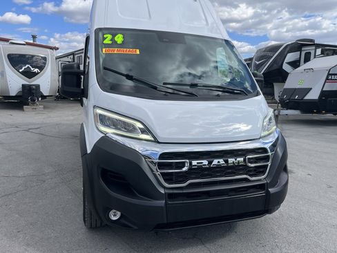 Used 2024 RAM ProMaster 3500 w/ Quick Order Package 22G SLT FWD image 4