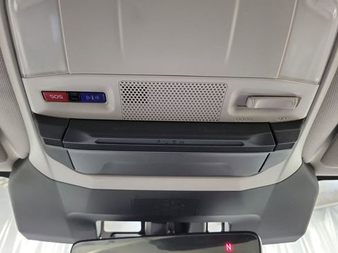 Used 2024 Subaru Ascent Premium w/ Convenience Package image 19