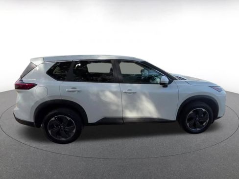 Used 2025 Nissan Rogue SV image 16