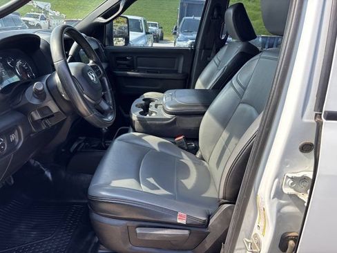 Used 2024 RAM 2500 Tradesman w/ Chrome Appearance Group AWD/4WD image 14