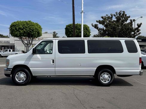 Used 2011 Ford E-350 and Econoline 350 XLT RWD image 3