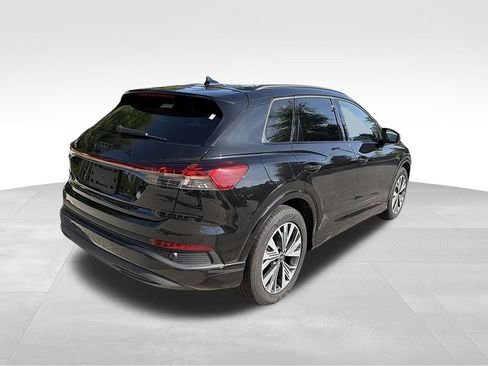 Used 2025 Audi Q4 e-tron Premium w/ Convenience Package RWD image 4