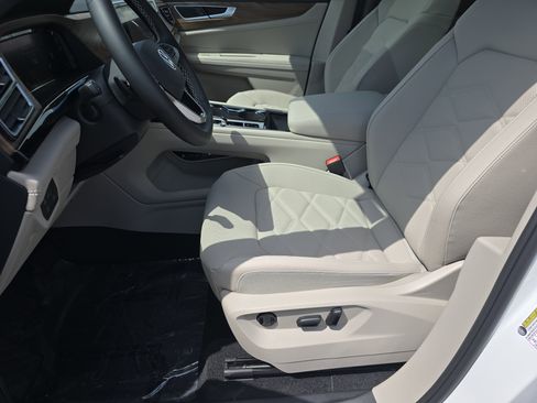 New 2026 Volkswagen Atlas SE image 16