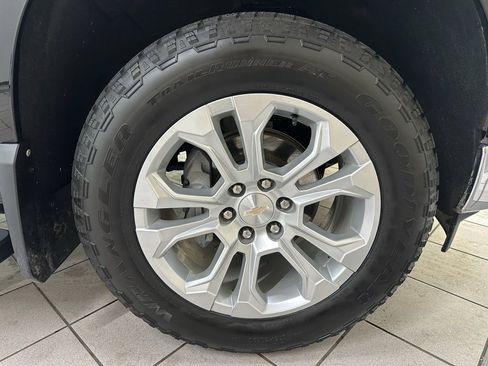 Certified 2024 Chevrolet Silverado 1500 LTZ w/ Technology Package image 17