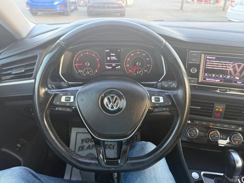 Used 2019 Volkswagen Jetta SE FWD image 16
