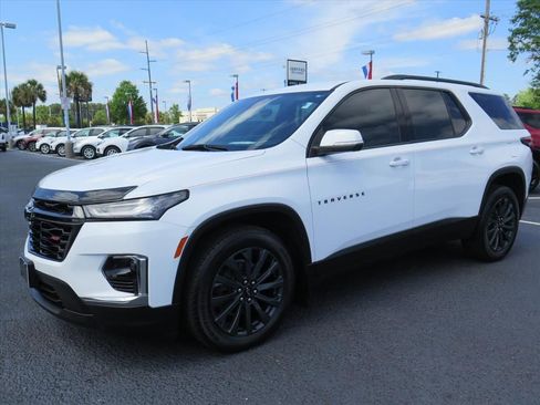 Used 2023 Chevrolet Traverse RS w/ LPO, Floor Liner Package FWD image 8